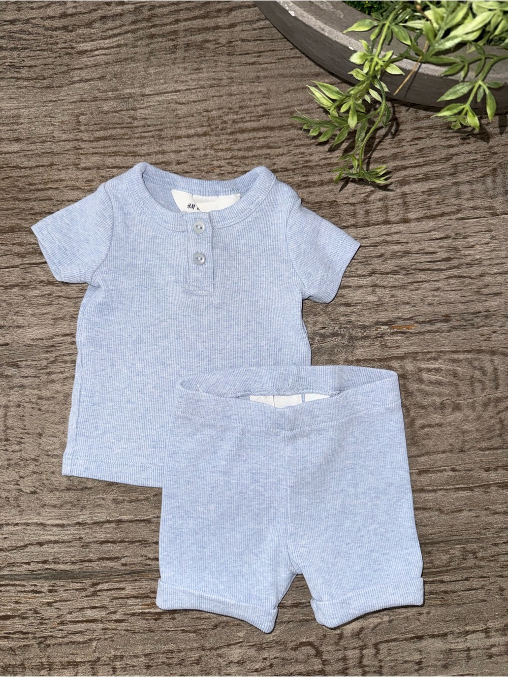 H&M Adorables two piece shorts set blue size 3 months